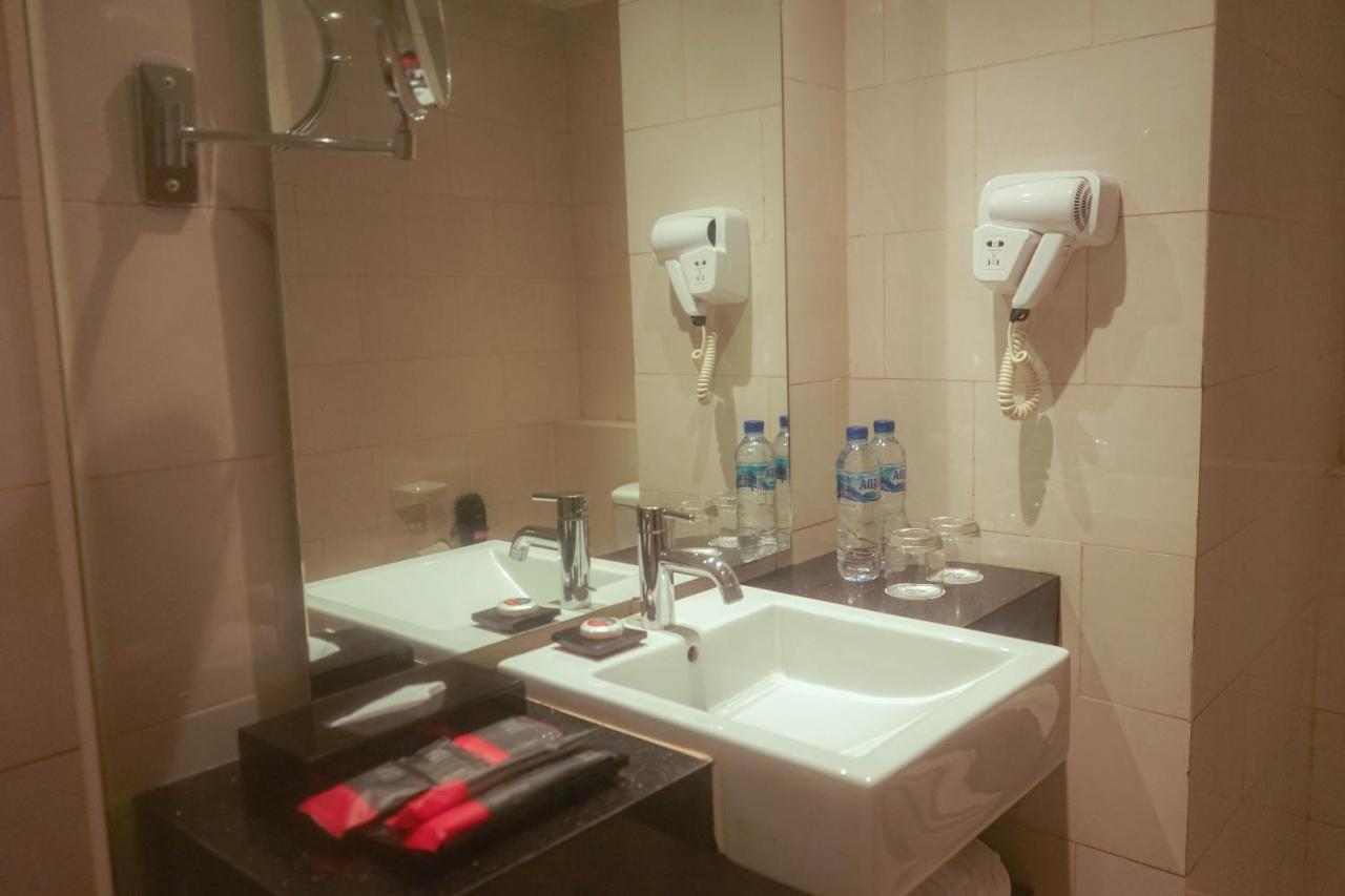 The Premiere Hotel Pekanbaru Ngoại thất bức ảnh