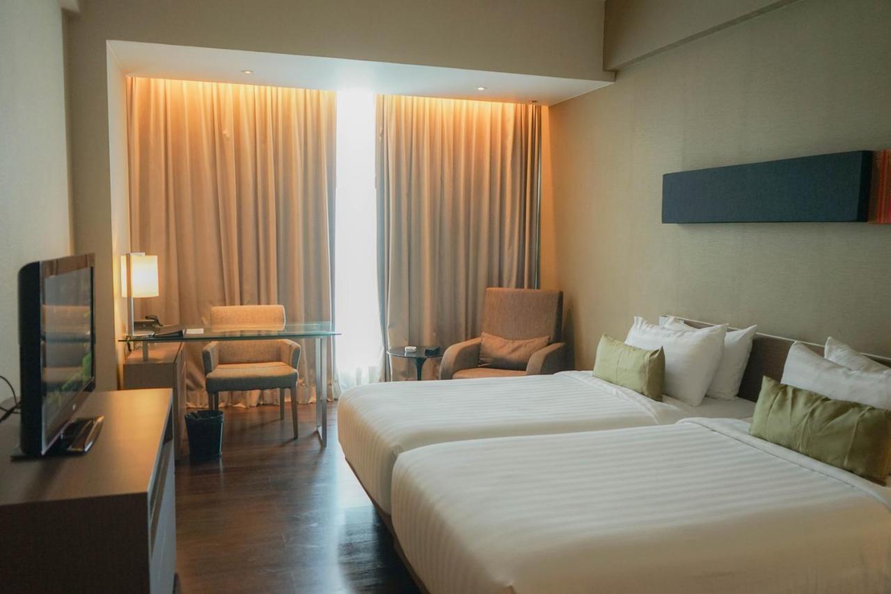 The Premiere Hotel Pekanbaru Ngoại thất bức ảnh