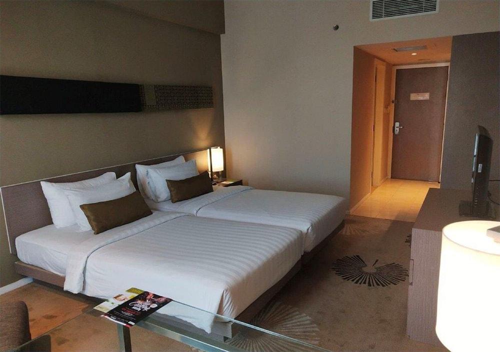 The Premiere Hotel Pekanbaru Ngoại thất bức ảnh