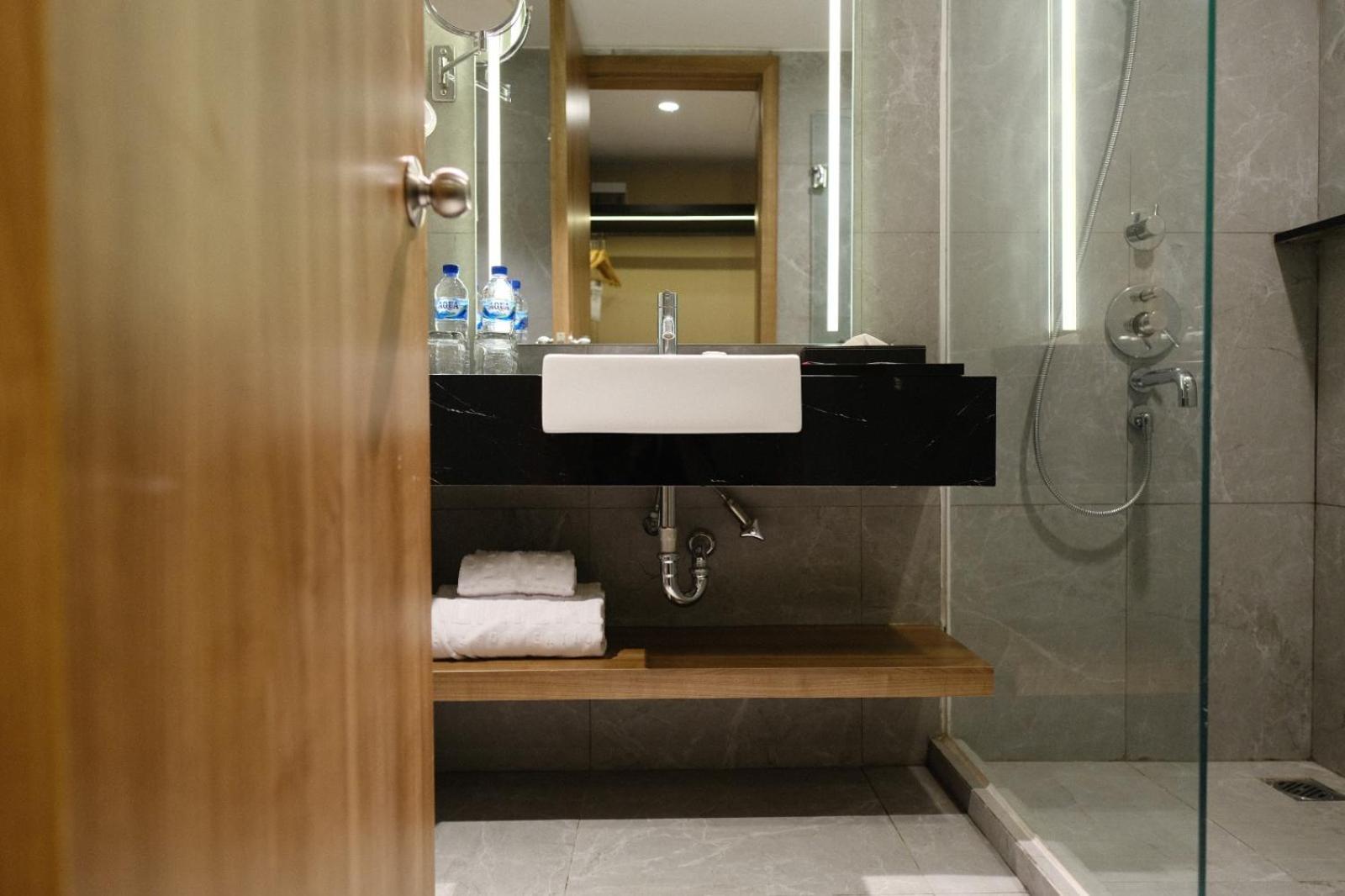 The Premiere Hotel Pekanbaru Ngoại thất bức ảnh
