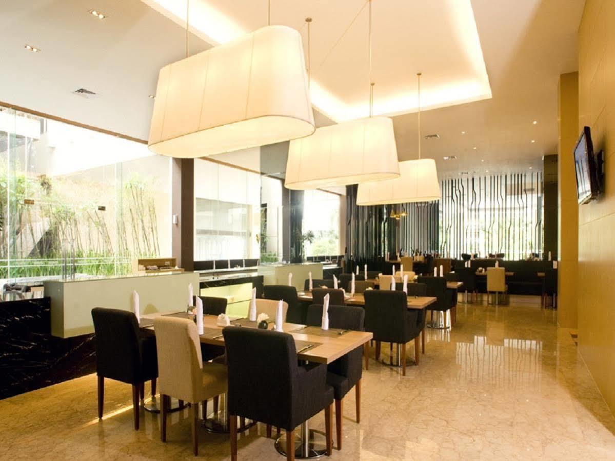 The Premiere Hotel Pekanbaru Ngoại thất bức ảnh