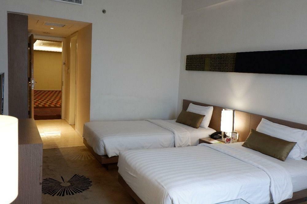 The Premiere Hotel Pekanbaru Ngoại thất bức ảnh